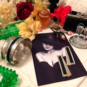 VINTAGE SIGNED K&T UNIQUE SILVER & BLACK LEATHER CUFF & EARRINGS